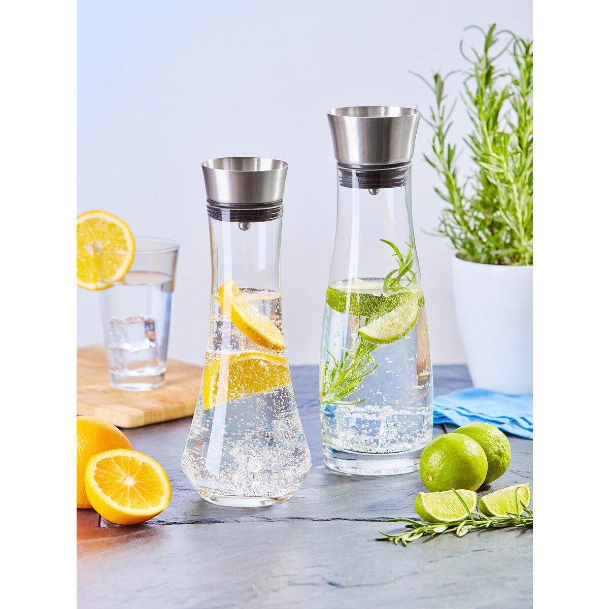 Glaskaraffe mit Ausgießer und integriertem Sieb 0,7 L (3)