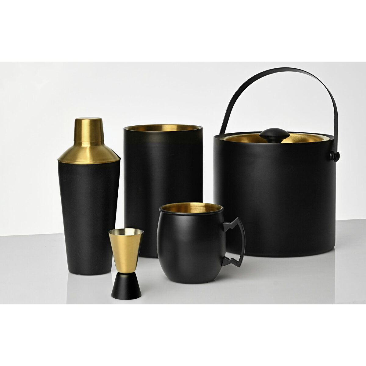 Rooftop schwarz-gold Becher "Moscow Mule" (2)