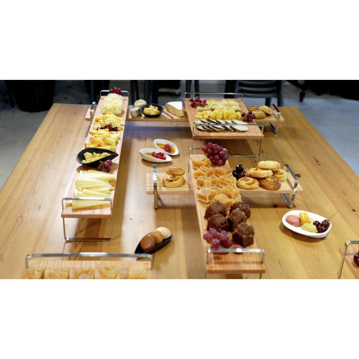 Buffet-Präsentation "OAK" Bügel 25x9cm Edelstahl 2er Pack (4)